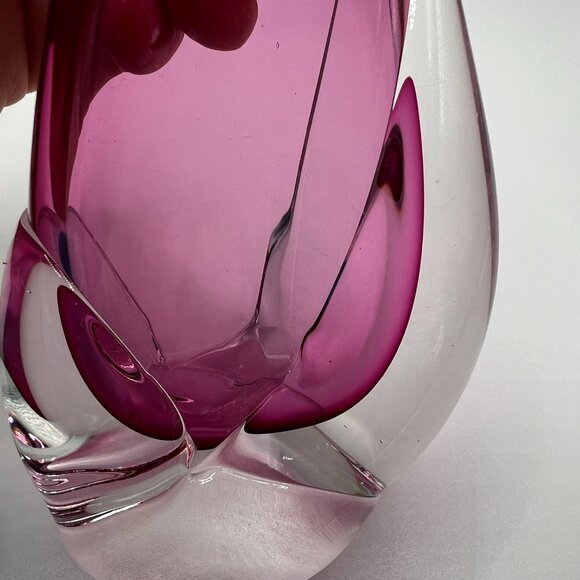 Pink Glass Bud Vase Signed by Unknown Artist, Dated 1989 - Unique Collectible - Picture 3 of 15